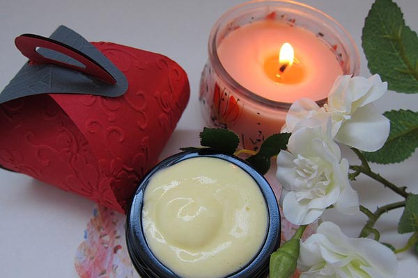 candle_and_cosmetics